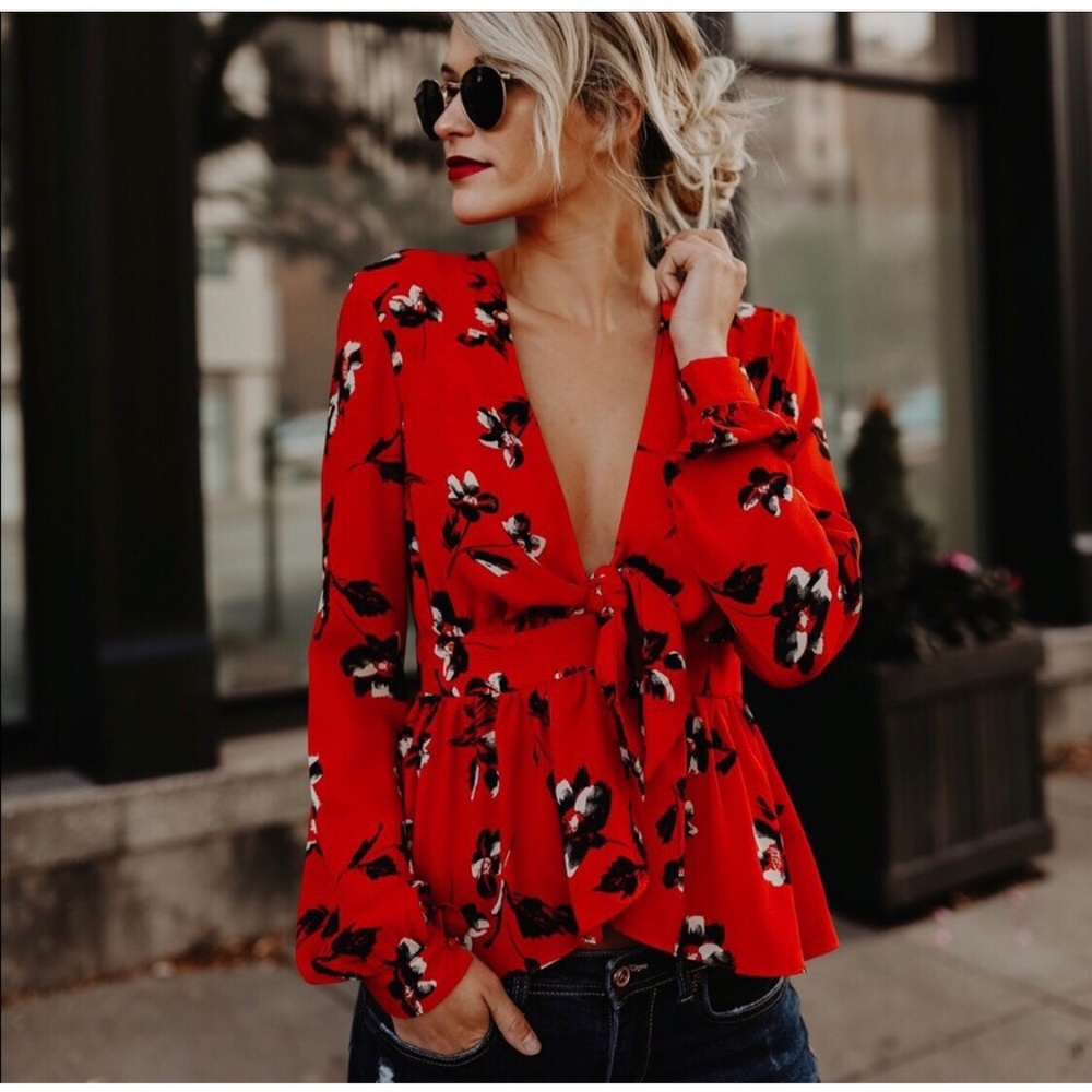 VICI - Rendezvous Tie Blouse
